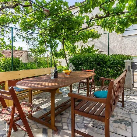 Three-bedroom Meden דירה