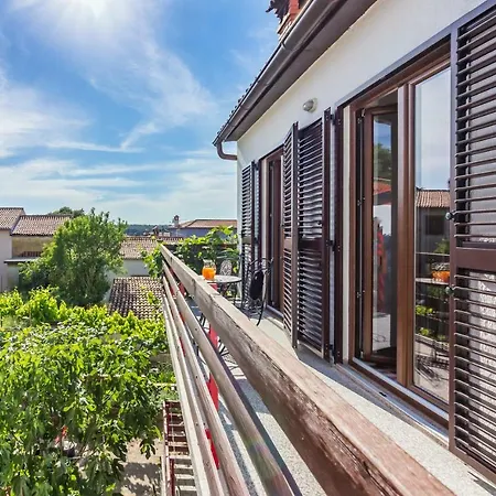 Three-bedroom Meden 아파트