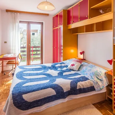 Three-bedroom Meden Appartamento