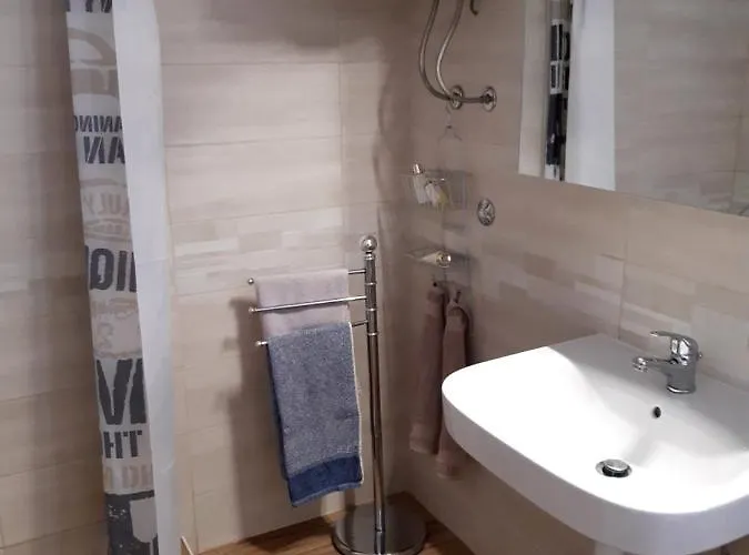 Three-bedroom Meden 아파트 포메르