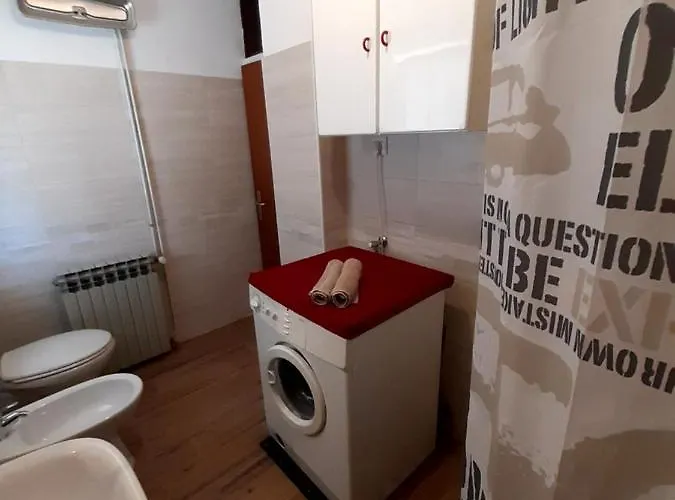 Three-bedroom Meden 아파트 *