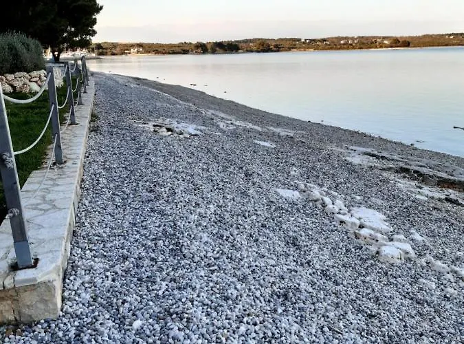 Three-bedroom Meden 아파트 *