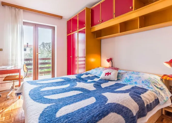 Three-bedroom Meden 아파트 포메르