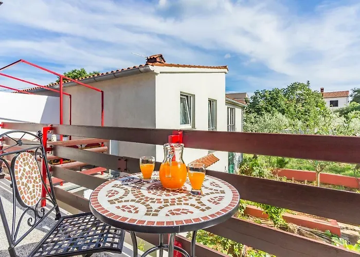 Three-bedroom Meden 아파트 포메르