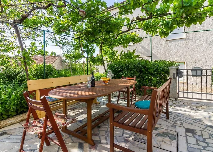 Three-bedroom Meden 아파트