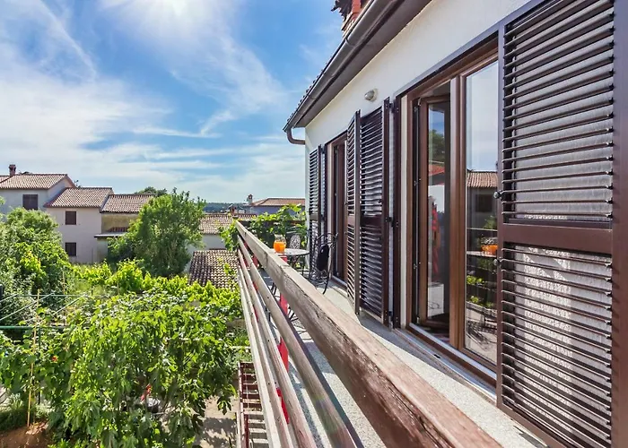 Three-bedroom Meden 아파트