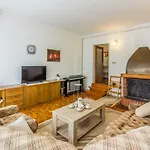 Three-bedroom Meden شقة *