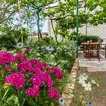 Three-bedroom Meden * بومير