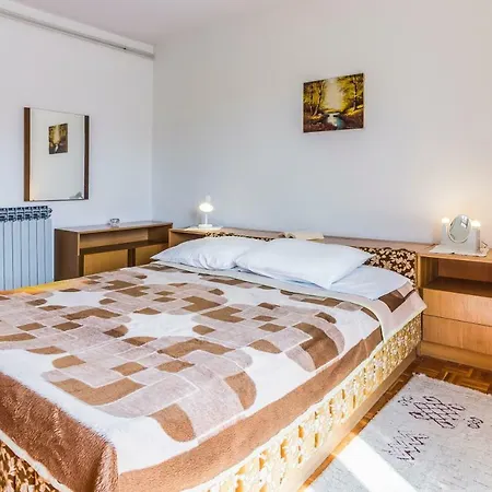 Three-bedroom Meden * Pomer