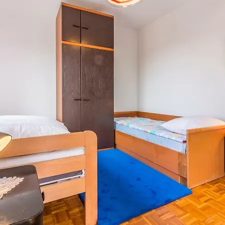Apartment Three-bedroom Meden Pomer