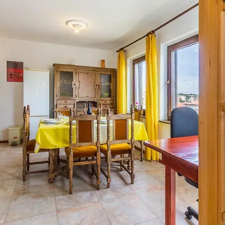 Three-bedroom Meden * Pomer