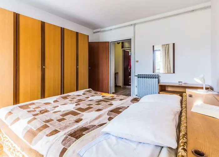 Apartment Three-bedroom Meden Pomer